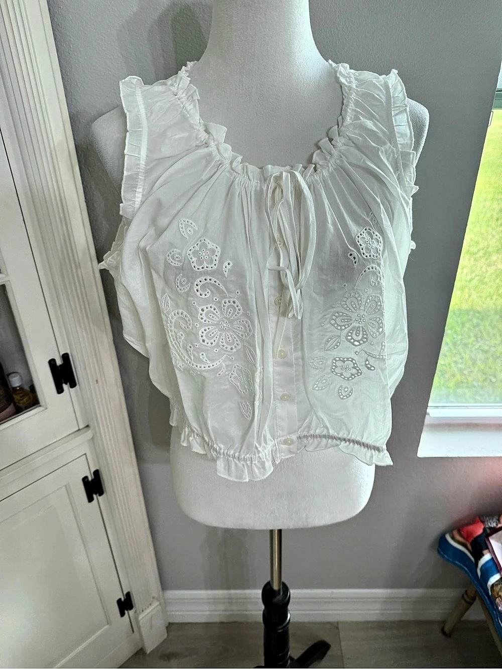 PARKE Embroidered Ruffle Blouse in White Large NWT